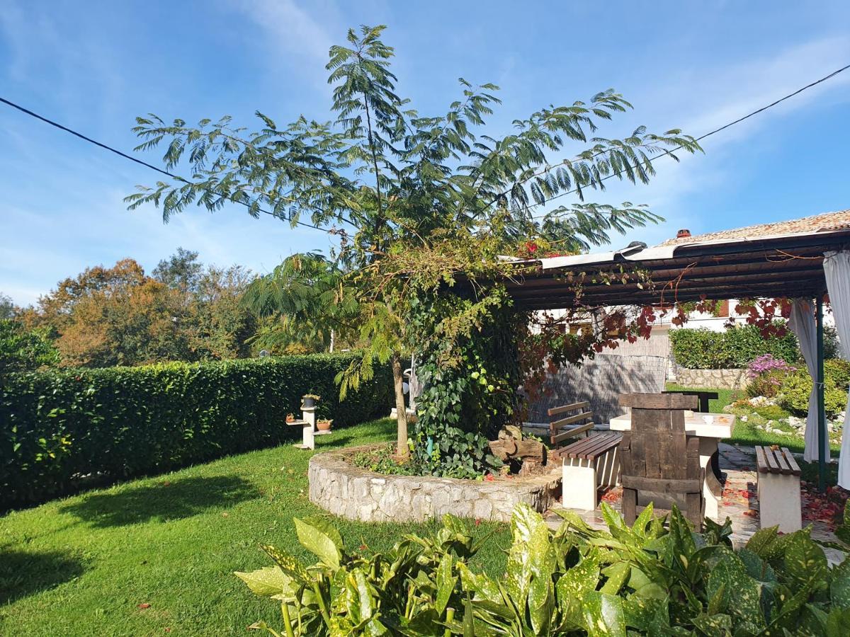 Luanas Rooms With Istrian Touch Buzet Exterior photo