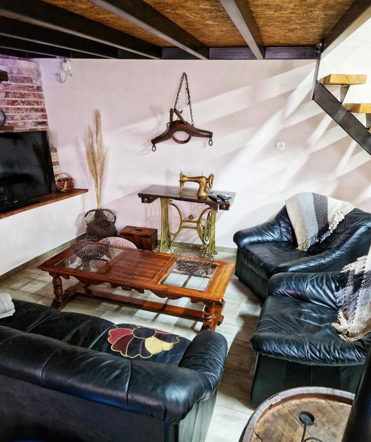 Luanas Rooms With Istrian Touch Buzet Exterior photo